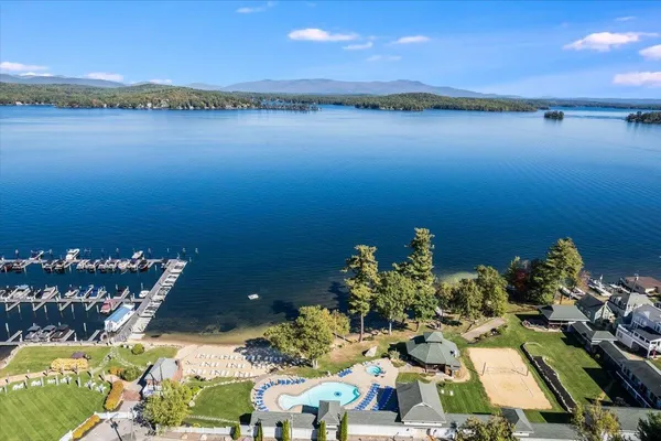$1,985,000 | 63 Commander's Helm, Laconia, NH 03246