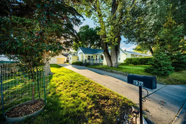 $323,487 | 936 North Carrington Avenue, Buffalo, WY 82834