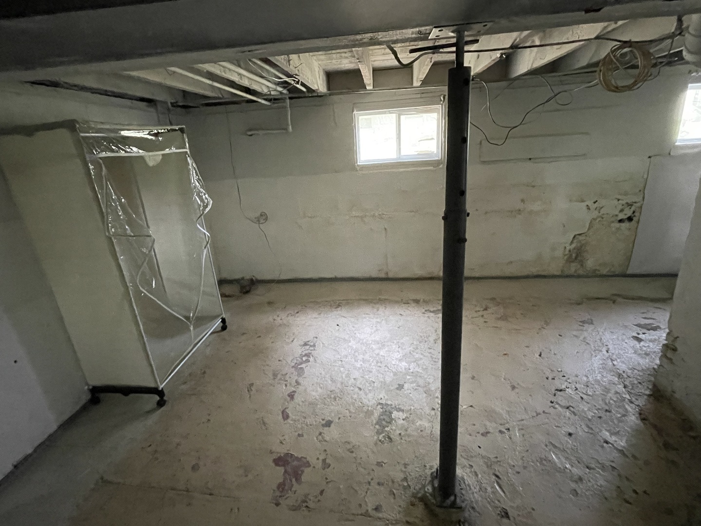 308 South Washington Street Wheaton, IL 60187 - Photo 27 of 27 a view of a garage