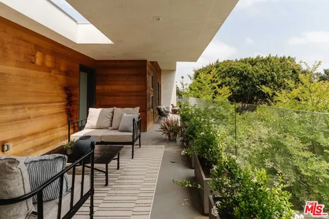 $2,995,000 | 4063 Huron Avenue, Culver City, CA 90232