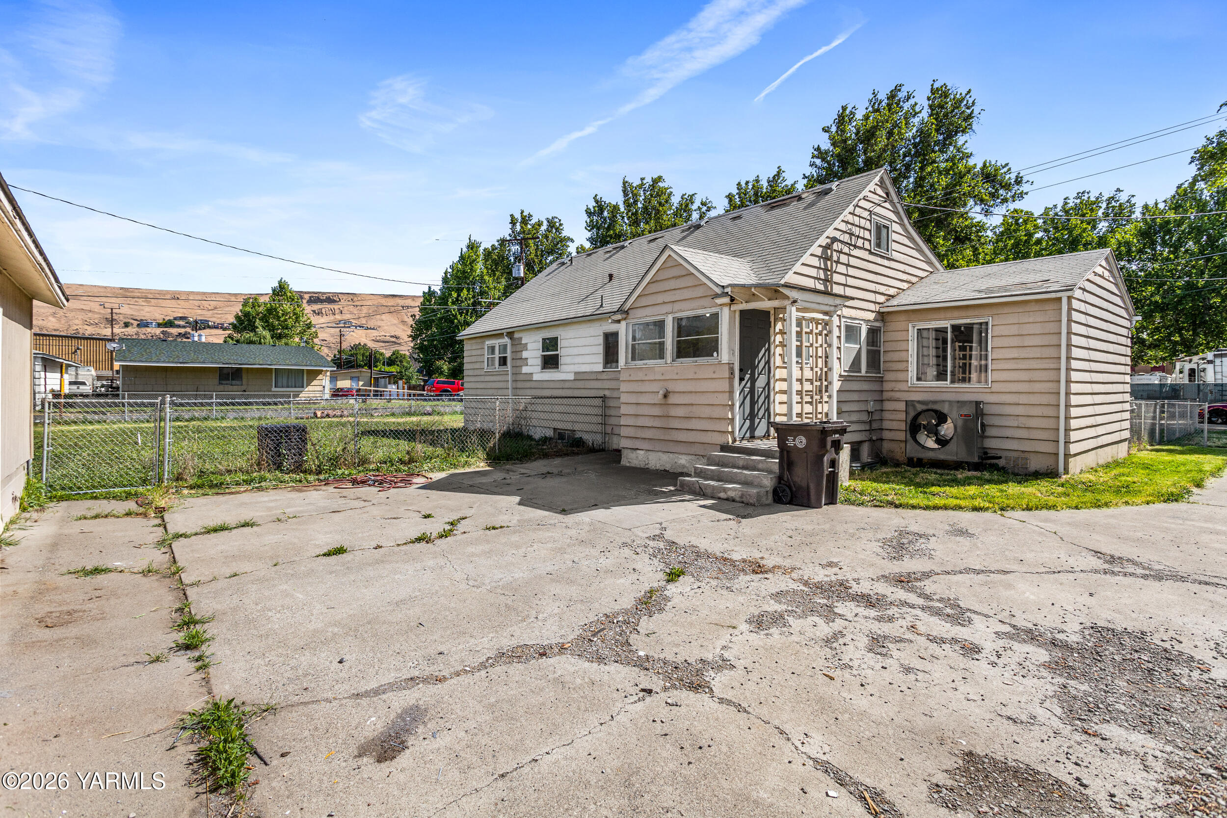 1612 Gordon Road Yakima, WA 98901 - Photo 17 of 27 RV Parking