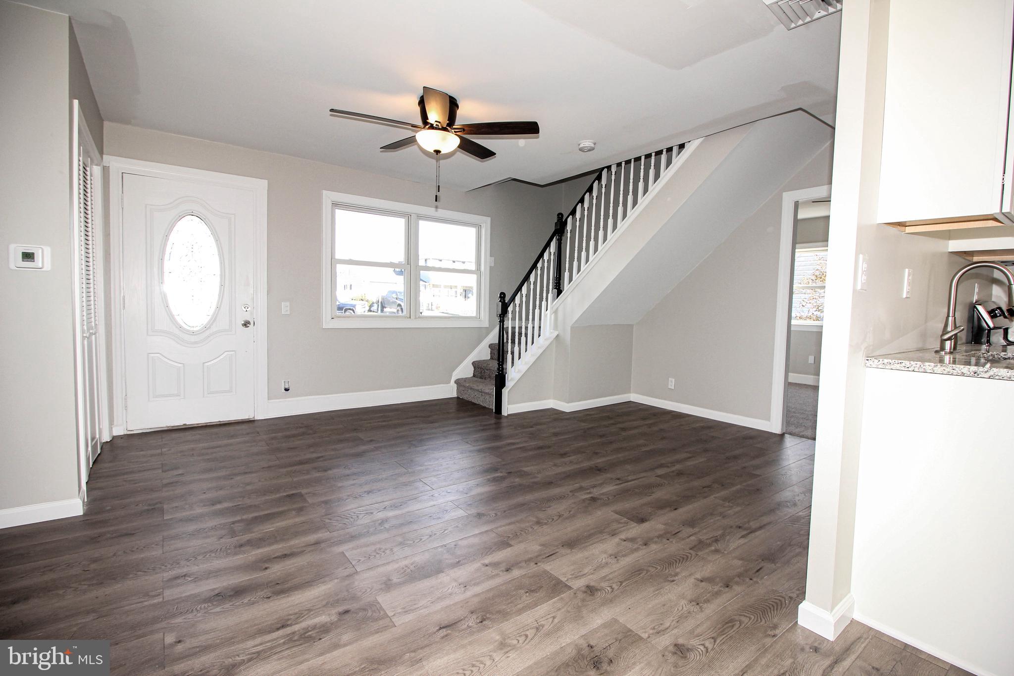 810 Hanford Road Fairless Hills, PA 19030 - Photo 12 of 40 Living room