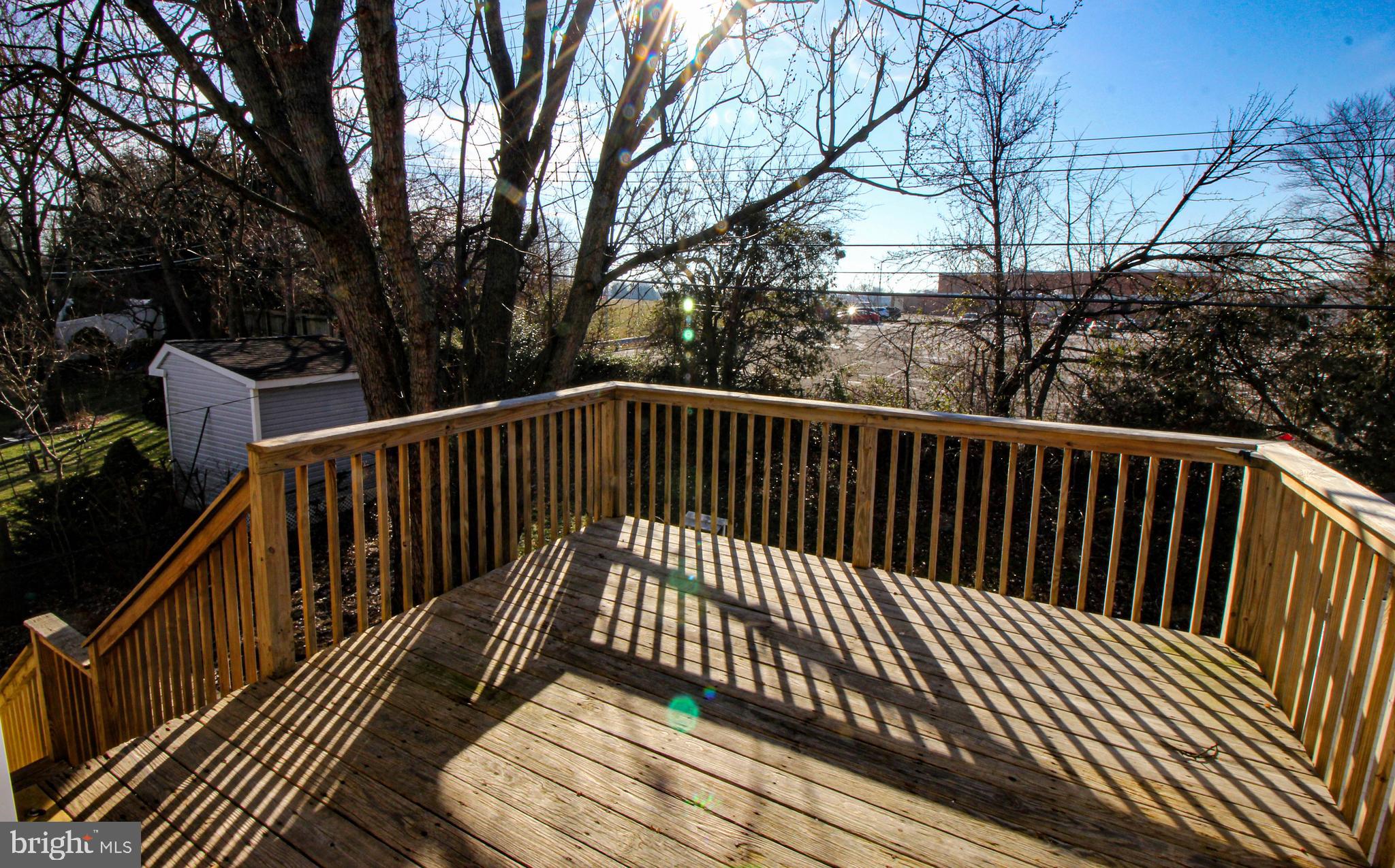 810 Hanford Road Fairless Hills, PA 19030 - Photo 29 of 40 Deck view