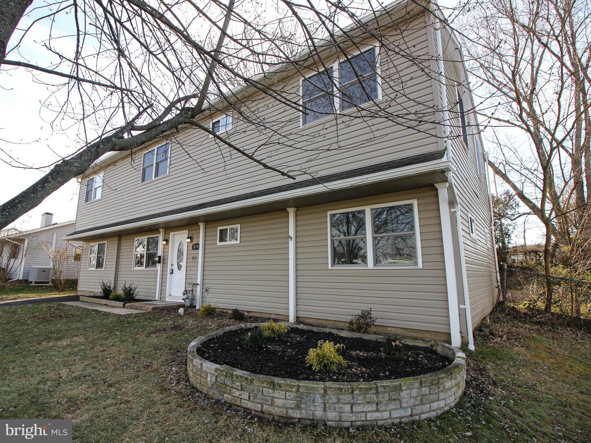 810 Hanford Road Fairless Hills, PA 19030 - Photo 3 of 40 Front side