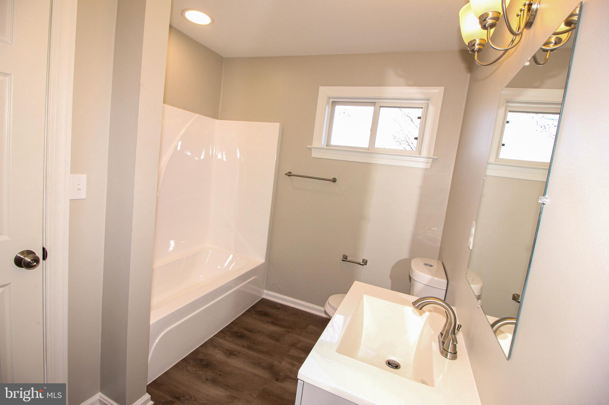 810 Hanford Road Fairless Hills, PA 19030 - Photo 35 of 40 Bath 2