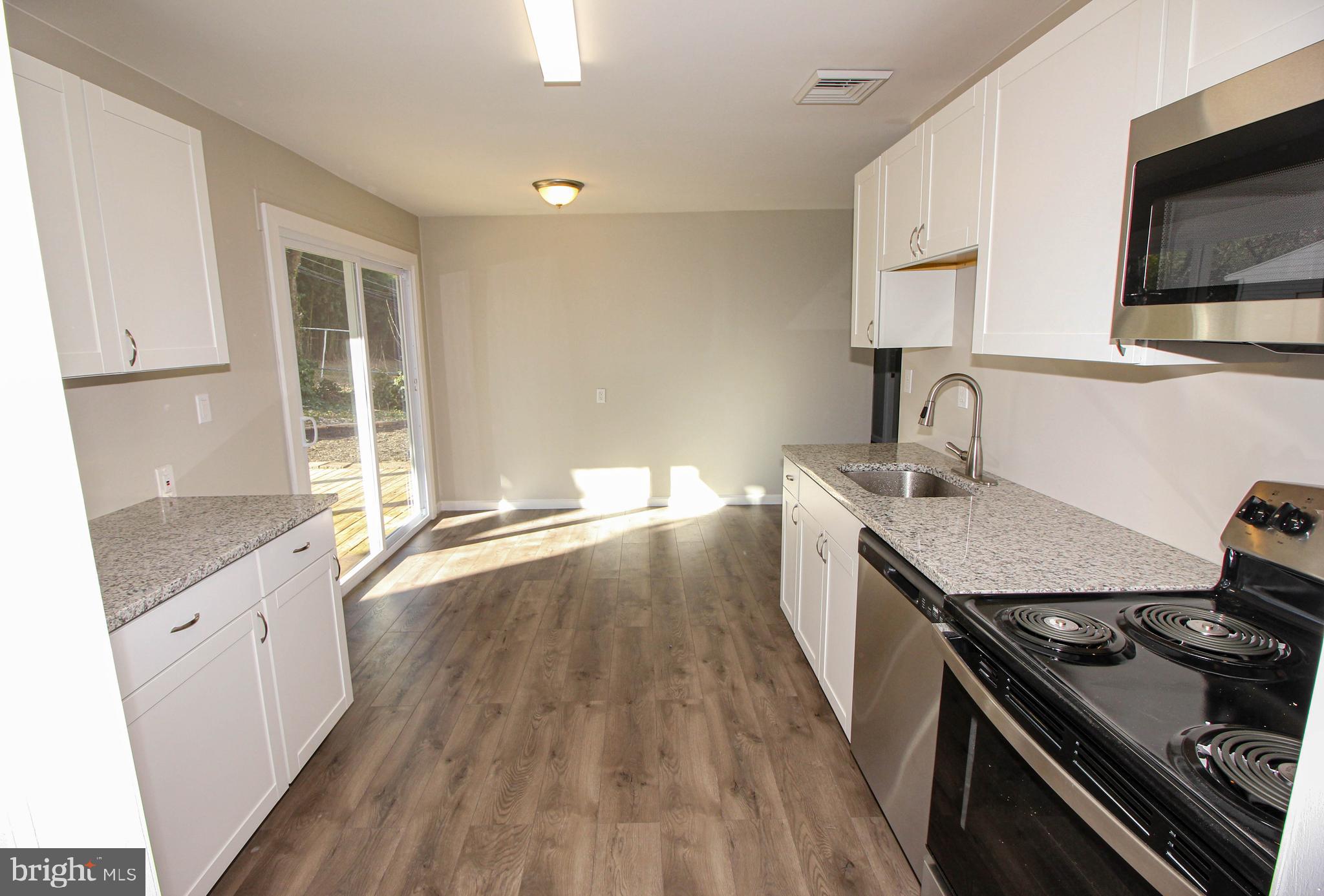 810 Hanford Road Fairless Hills, PA 19030 - Photo 38 of 40 Kitchen