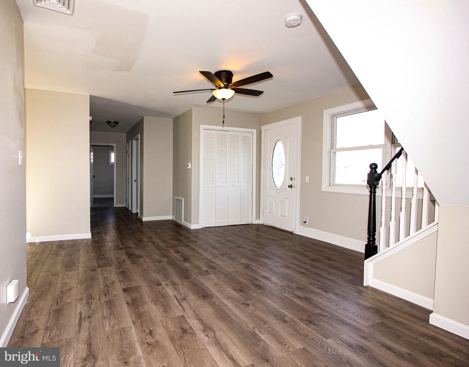 810 Hanford Road Fairless Hills, PA 19030 - Photo 39 of 40 Living room