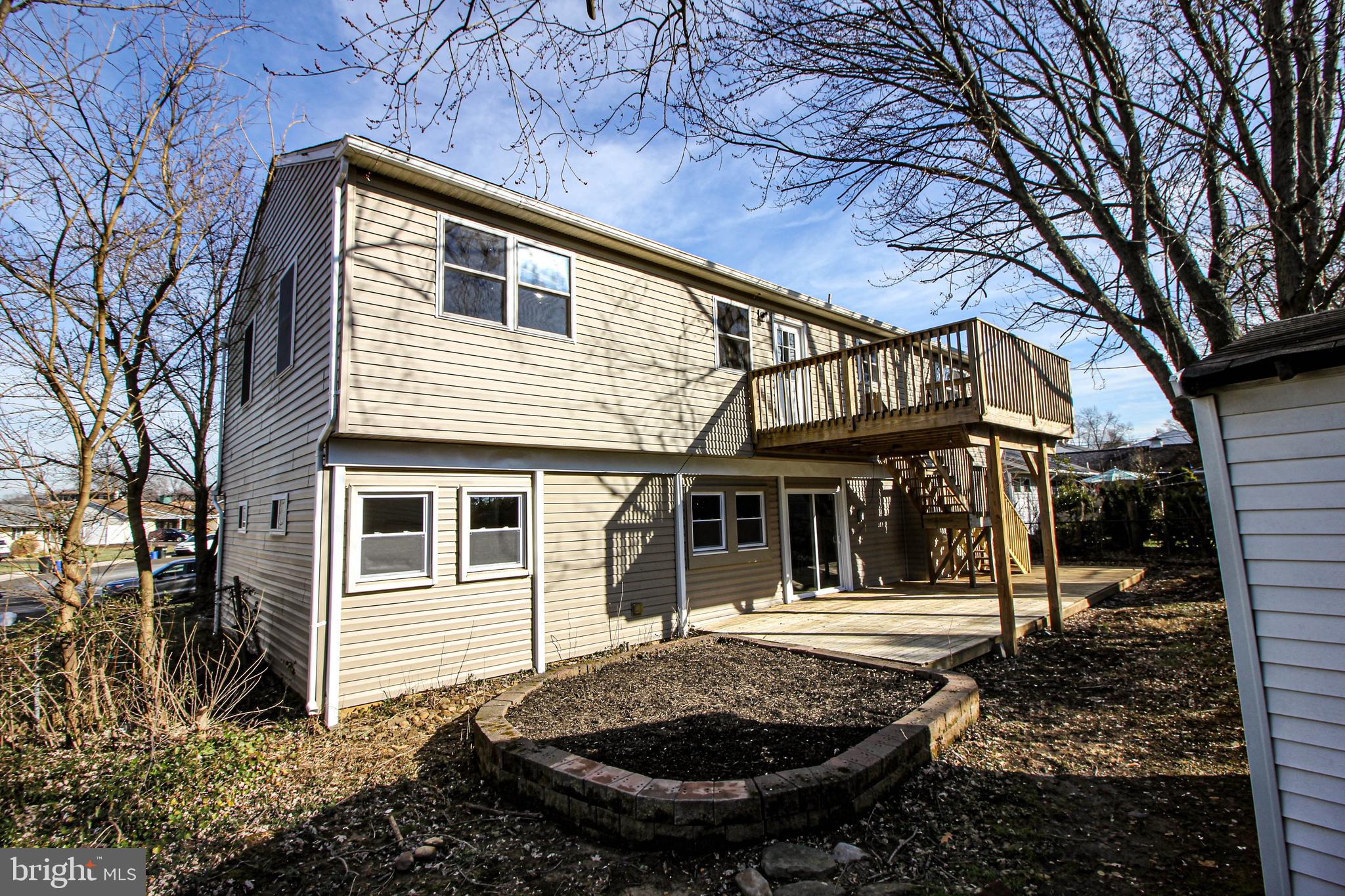 810 Hanford Road Fairless Hills, PA 19030 - Photo 7 of 40 Back side