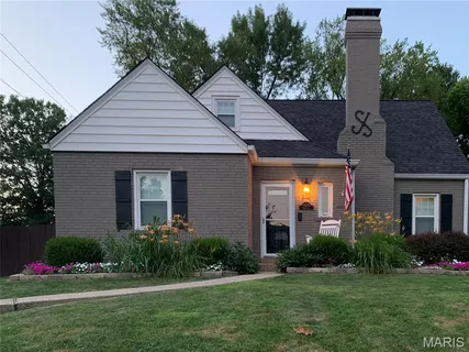 $549,900 | 9425 White Avenue, Brentwood, MO 63144