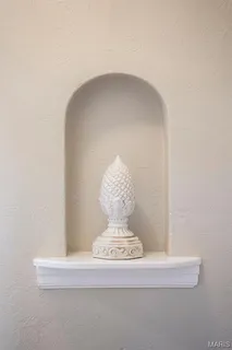 $549,900 | 9425 White Avenue, Brentwood, MO 63144