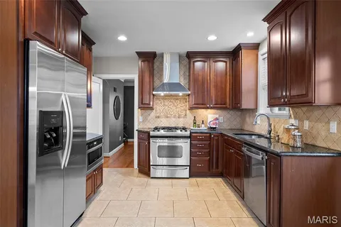 $549,900 | 9425 White Avenue, Brentwood, MO 63144