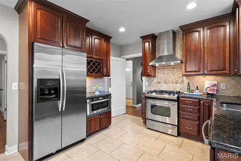 $549,900 | 9425 White Avenue, Brentwood, MO 63144