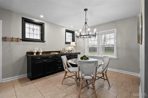 $549,900 | 9425 White Avenue, Brentwood, MO 63144