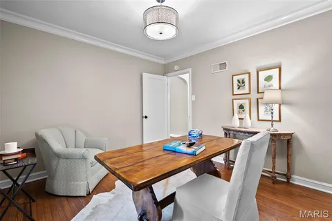 $549,900 | 9425 White Avenue, Brentwood, MO 63144