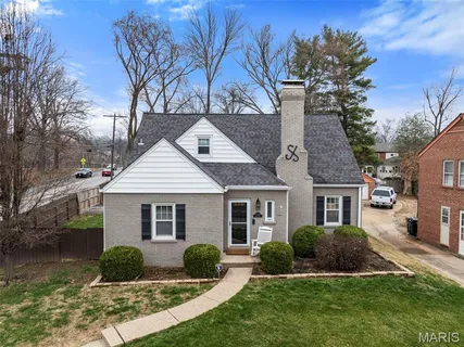 $549,900 | 9425 White Avenue, Brentwood, MO 63144