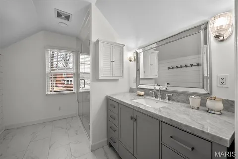 $549,900 | 9425 White Avenue, Brentwood, MO 63144