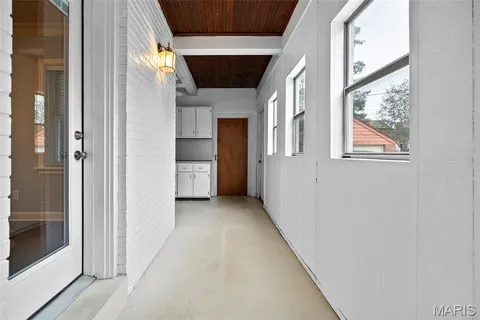 $549,900 | 9425 White Avenue, Brentwood, MO 63144