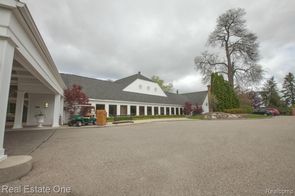 767 Oak Brook Ridge Drive, Unit 119 Rochester, MI 48307 - Photo 17 of 21 great oaks cc clubhouse.jpg
