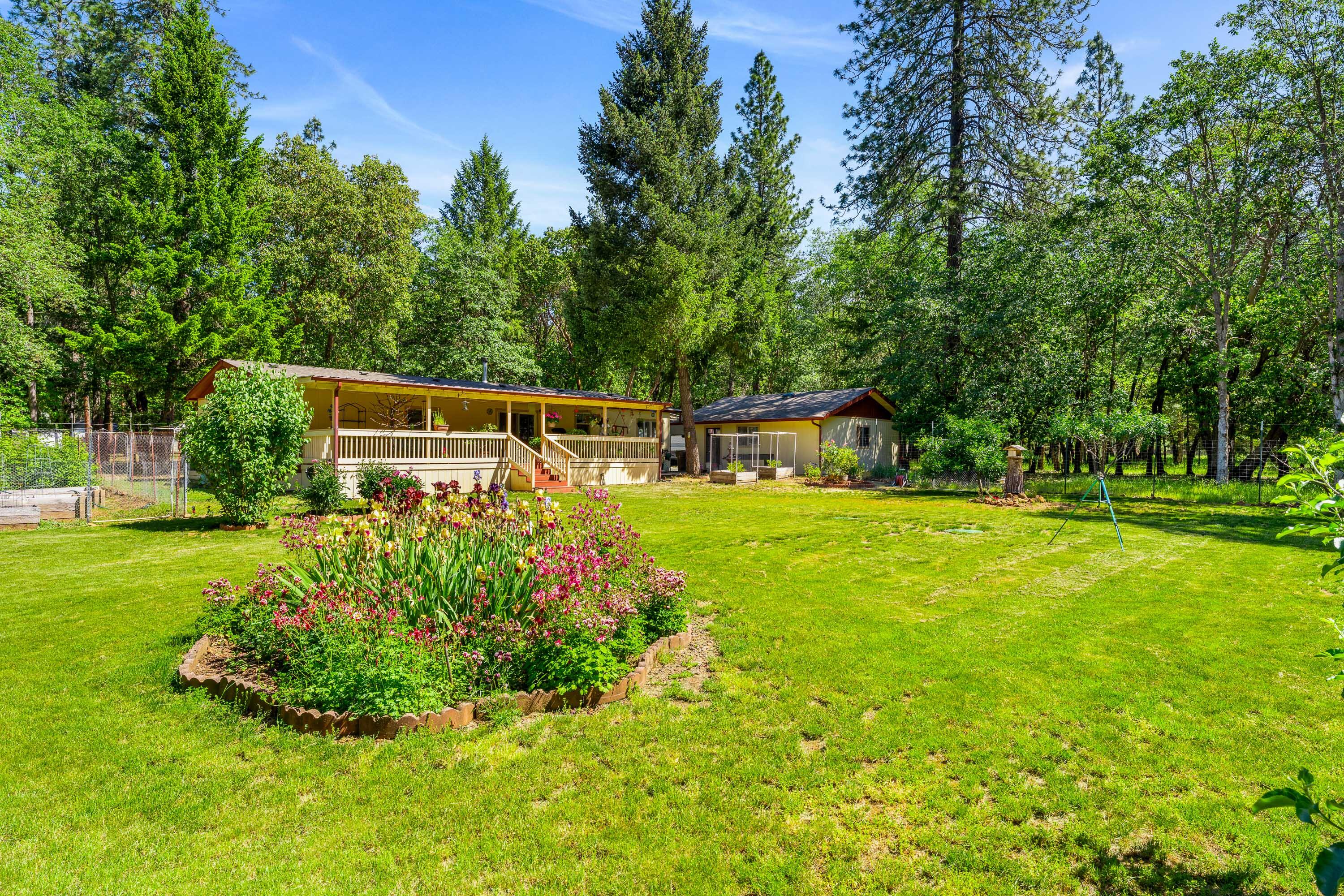 521 Boyer Road Grants Pass, OR 97526 - Photo 1 of 42 17-EXT (10 of 18)