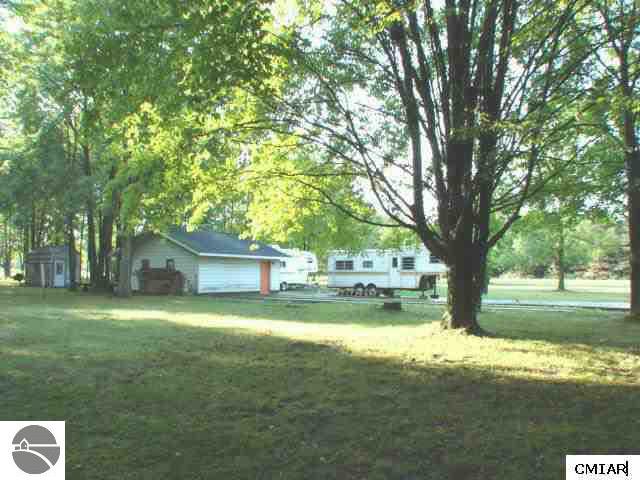 5033 Redstone Road St. Louis, MI 48880 - Photo 8 of 8 1764872-7.JPG
