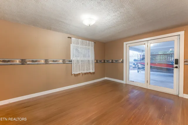 $260,000 | 115 West Oak Lane, Caryville, TN 37714