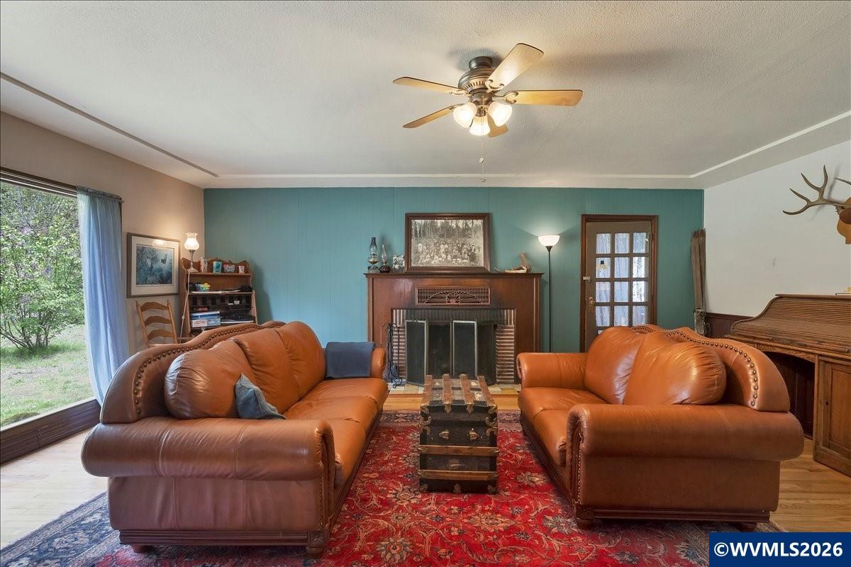 162 Riverside Drive Idanha, OR 97350 - Photo 3 of 38
