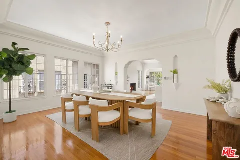 $2,350,000 | 155 North Detroit Street, Los Angeles, CA 90036