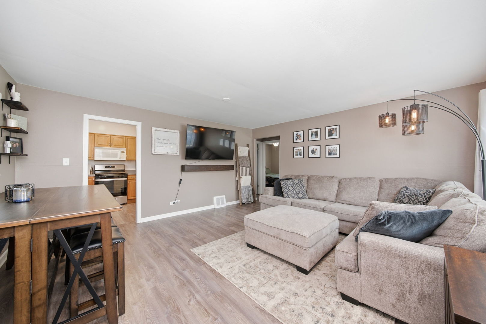 1523 North Rohde Avenue Berkeley, IL 60163 - Photo 4 of 17 Gallery Image 4