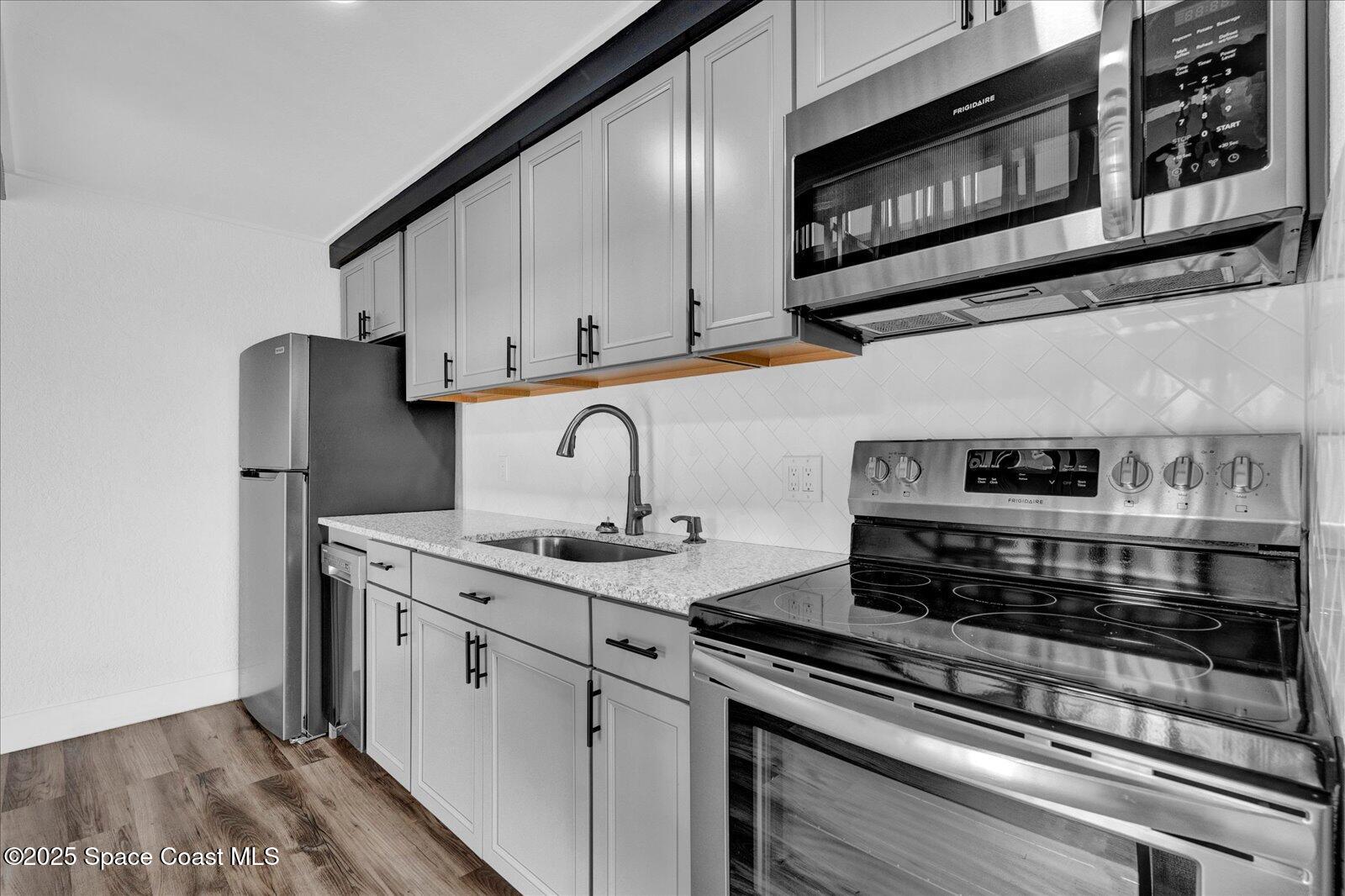 3912 Overlook Drive, Unit 38 Palm Bay, FL 32905 - Photo 7 of 23 08-3912 Overlook Dr unit 38 (16)