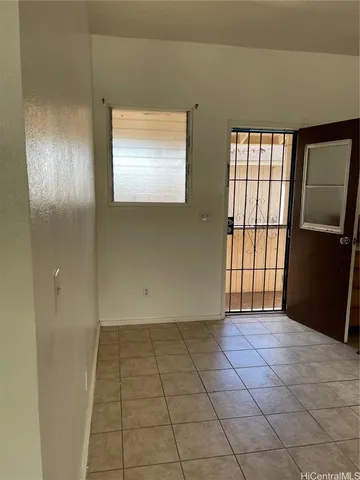 $1,800 | 94065 G West Waipahu Depot Street, Unit 4, Waipahu, HI 96797