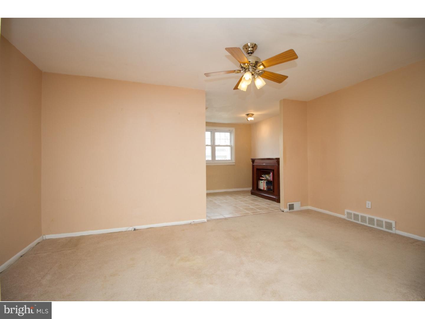 10820 Calera Road Philadelphia, PA 19154 - Photo 3 of 13