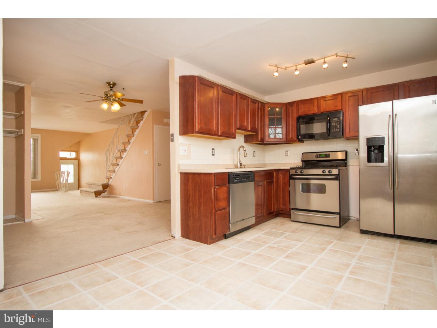 10820 Calera Road Philadelphia, PA 19154 - Photo 4 of 13