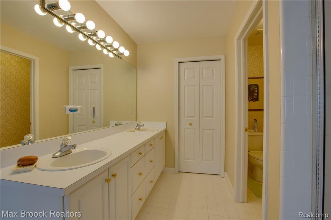 3991 Red Root Road Lake Orion, MI 48360 - Photo 39 of 46 M10A1625_3991 Red Root_.jpg