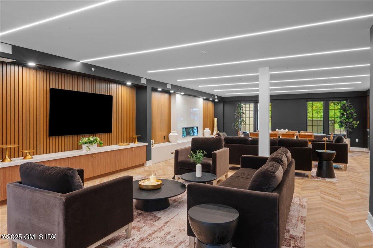 1188 King Street, Unit 104 Greenwich, CT 06831 - Photo 7 of 15 02-Lounge