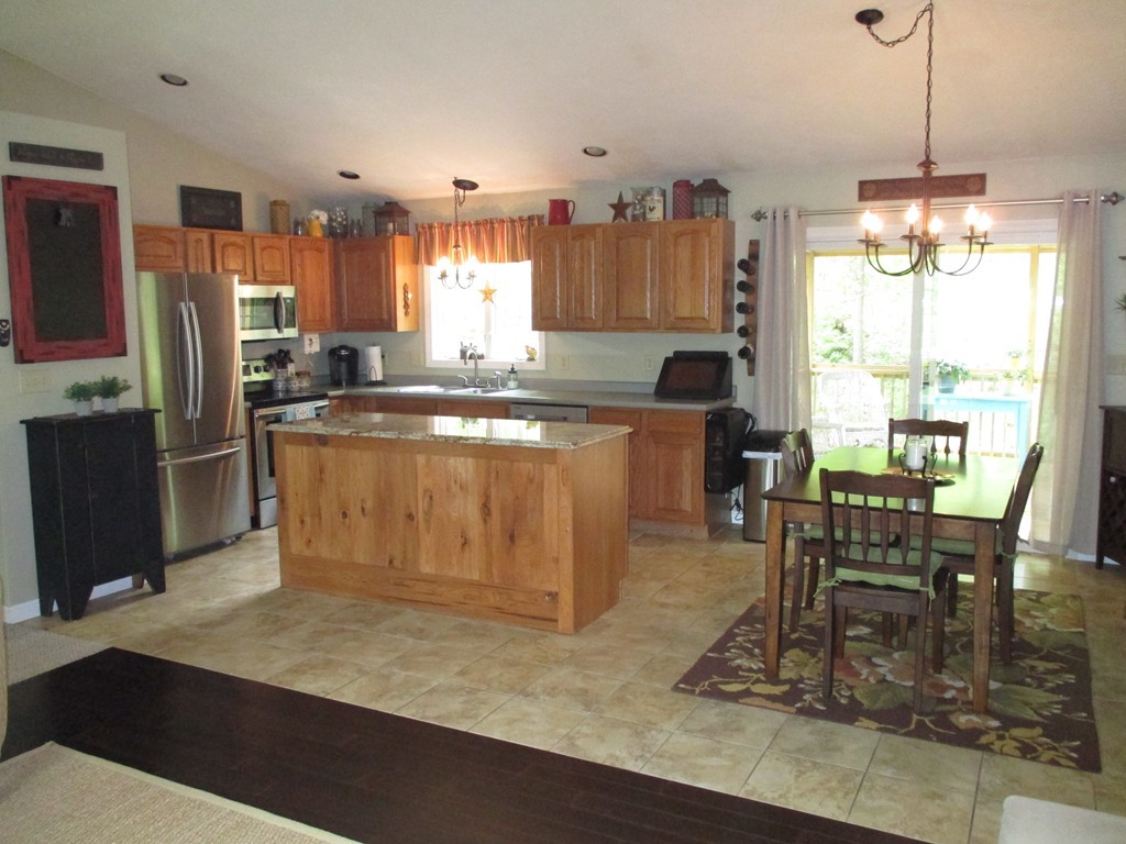 106 Fiskdale Road Brookfield, MA 01506 - Photo 3 of 30