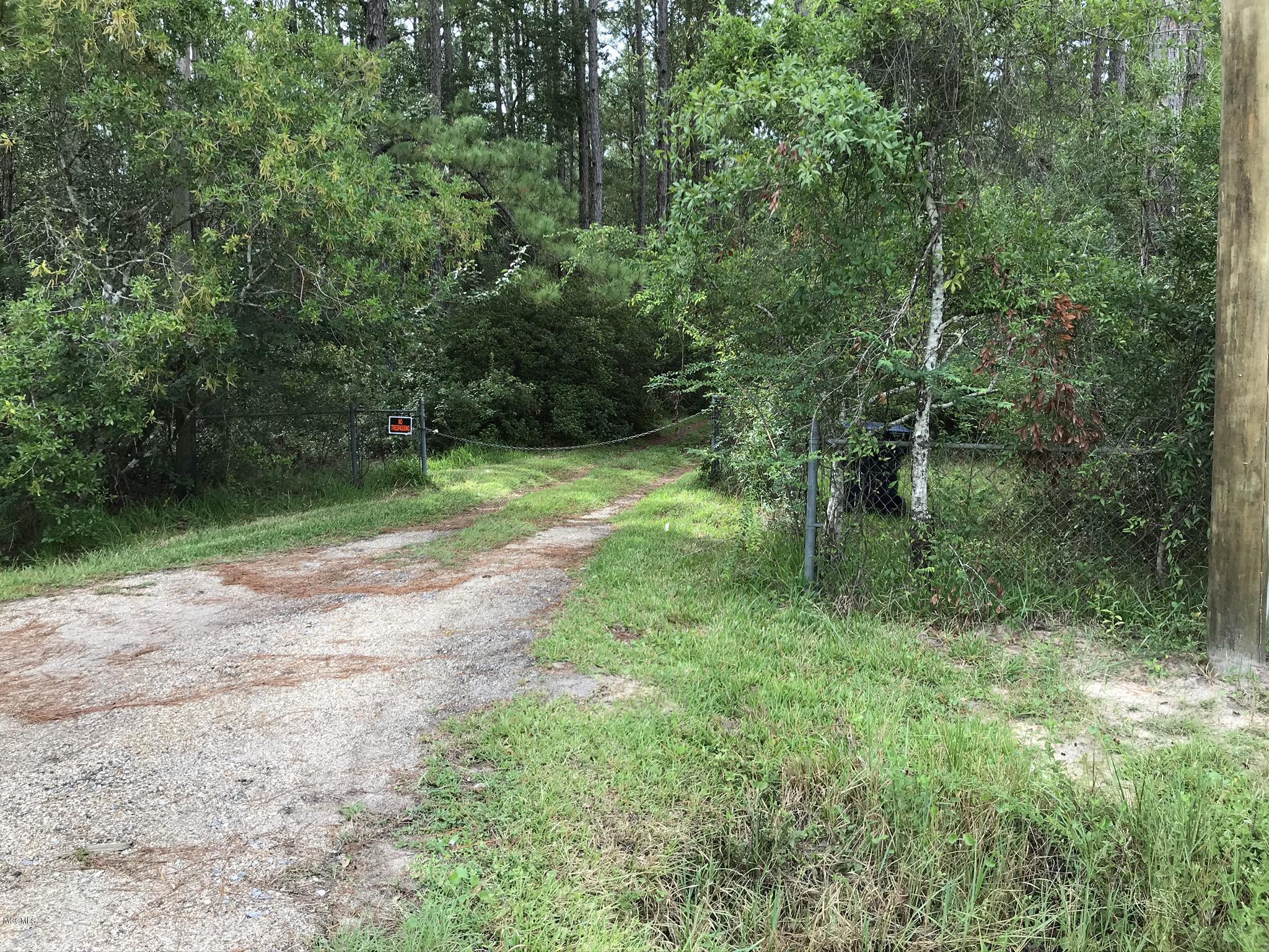 13417 Old Post Road Ocean Springs, MS 39565 - Photo 3 of 24 IMG_0278