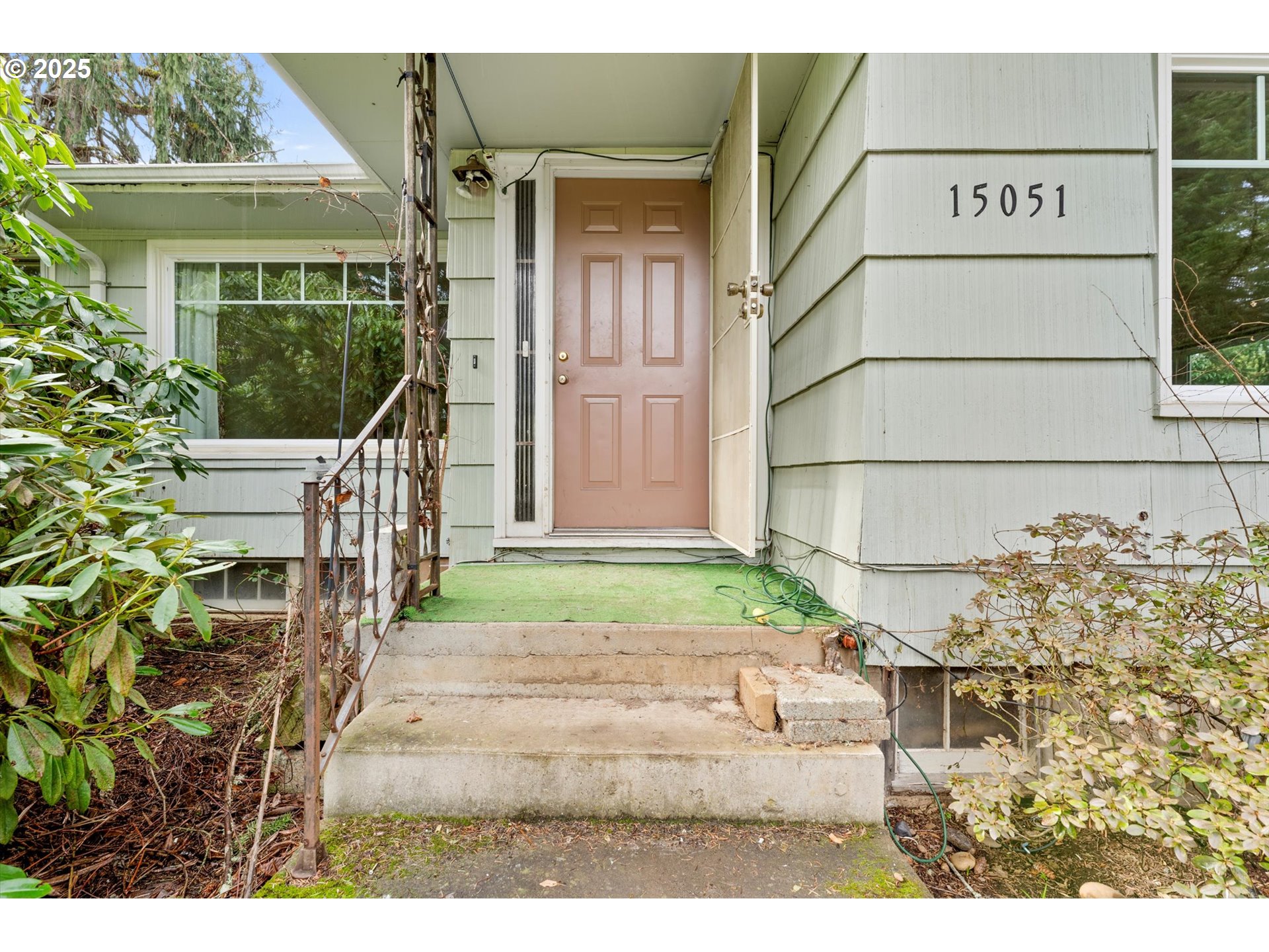 15051 Southeast Bluff Road Sandy, OR 97055 - Photo 2 of 41