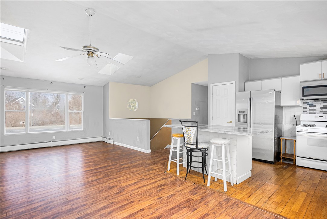 808 Point Judith Road Narragansett, RI 02882 - Photo 5 of 20