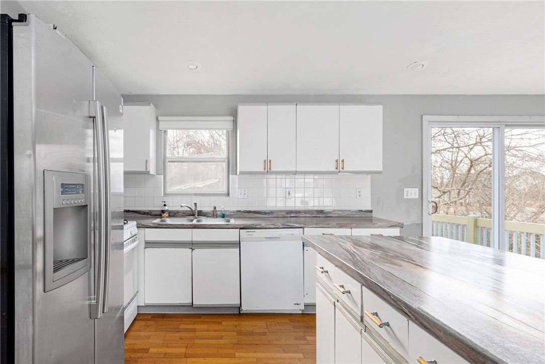 808 Point Judith Road Narragansett, RI 02882 - Photo 8 of 20