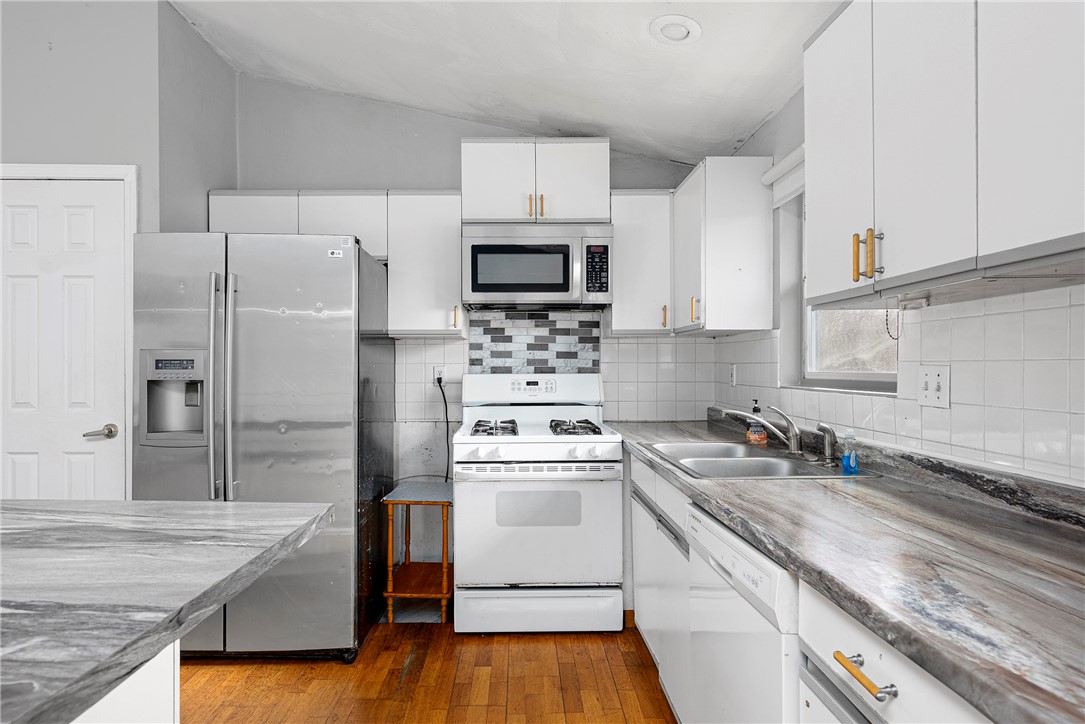 808 Point Judith Road Narragansett, RI 02882 - Photo 9 of 20