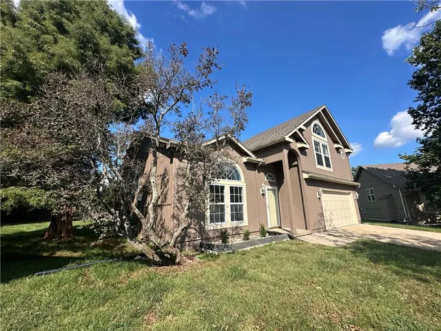 $380,000 | 4400 Southwest Rivulet Drive, Lee's Summit, MO 64082