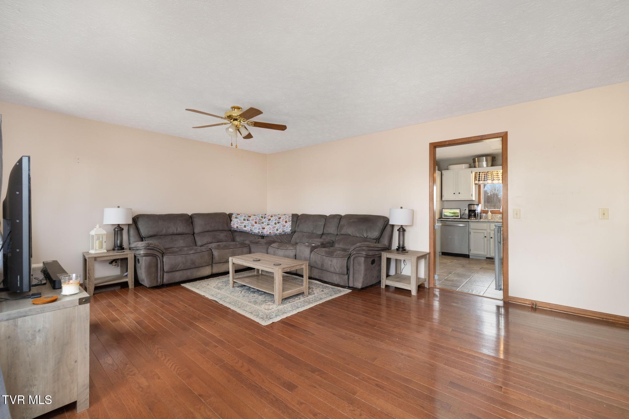 1105 Harmony Road Jonesborough, TN 37659 - Photo 3 of 53 IMG_1128