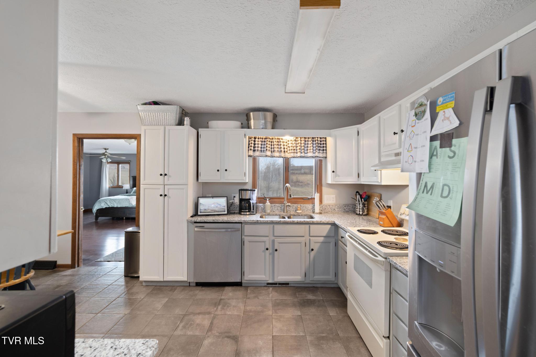 1105 Harmony Road Jonesborough, TN 37659 - Photo 7 of 53 IMG_1162