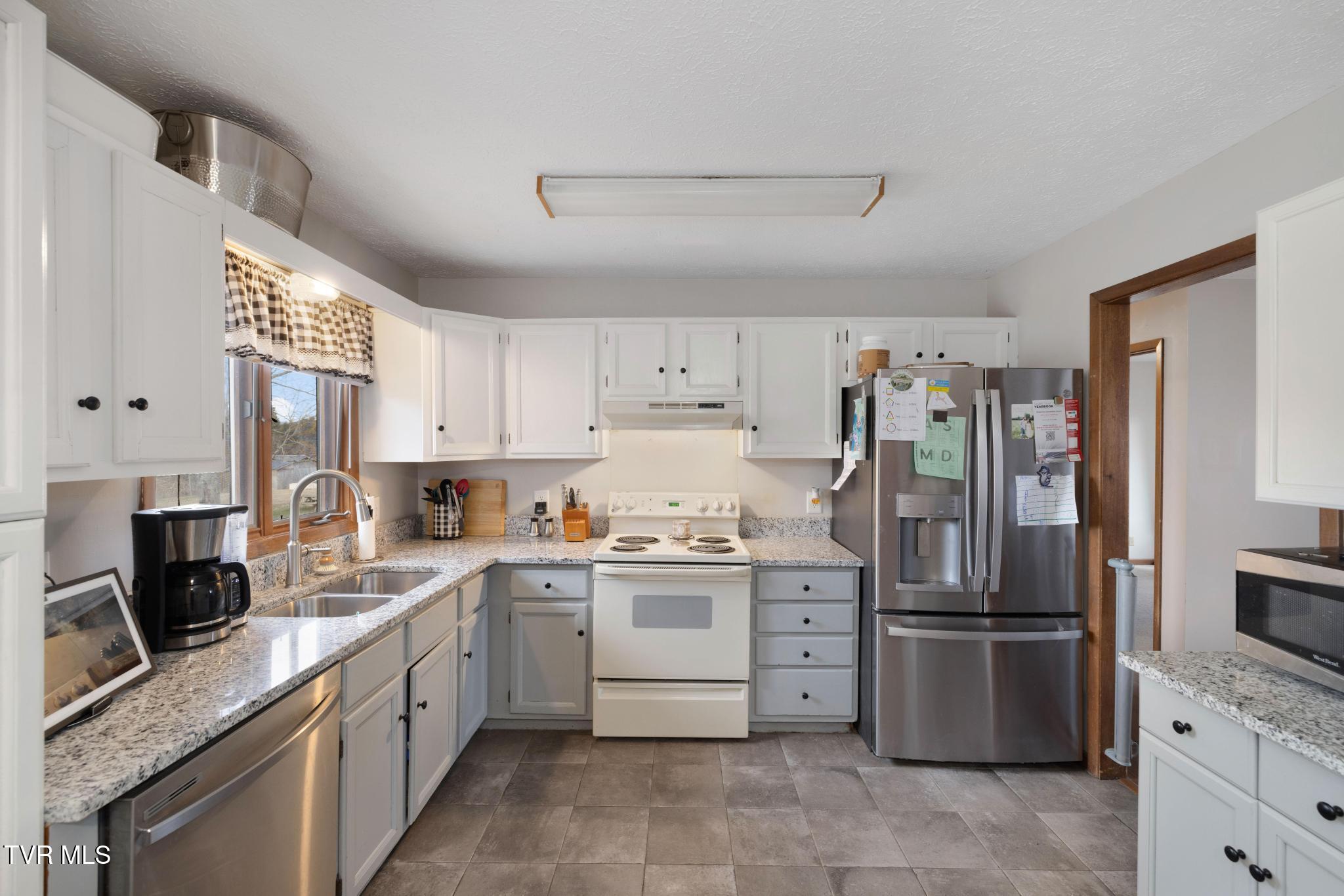 1105 Harmony Road Jonesborough, TN 37659 - Photo 9 of 53 IMG_1179