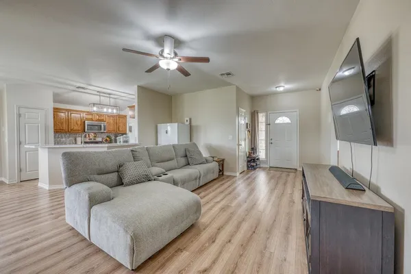 $295,000 | 321 County Road 4450, Kempner, TX 76539