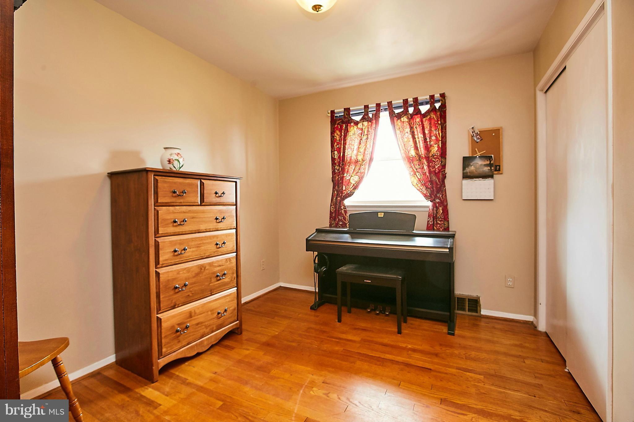 7521 Inzer Street Springfield, VA 22151 - Photo 18 of 30 Bedroom #3