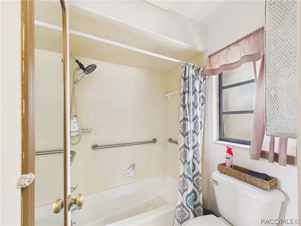 5 Pinewood Green Homosassa, FL 34446 - Photo 27 of 44 MASTER BATHROOM 2
