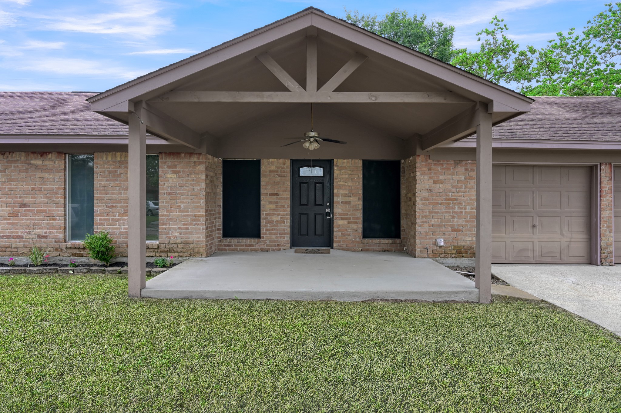 29318 Waltham Street Spring, TX 77386 - Photo 2 of 22