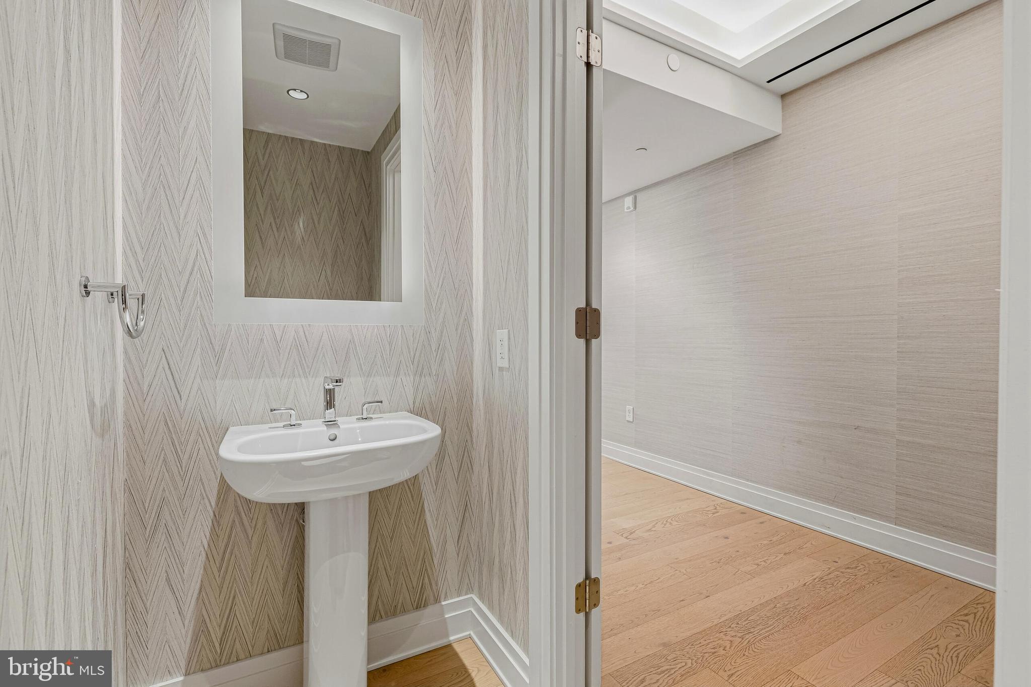 2501 M Street Northwest, Unit 412 Washington, DC 20037 - Photo 12 of 37 Powder Room