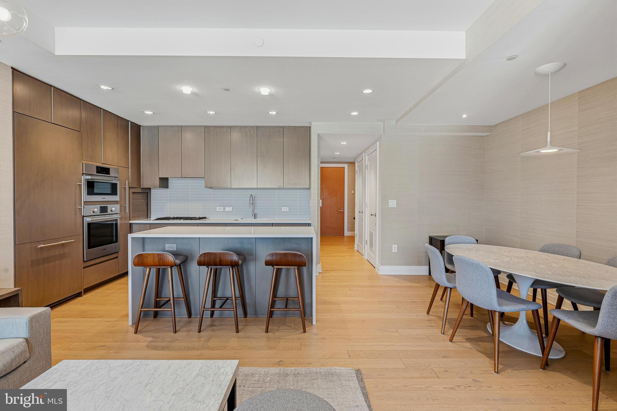 2501 M Street Northwest, Unit 412 Washington, DC 20037 - Photo 7 of 37 Large Breakfast Bar